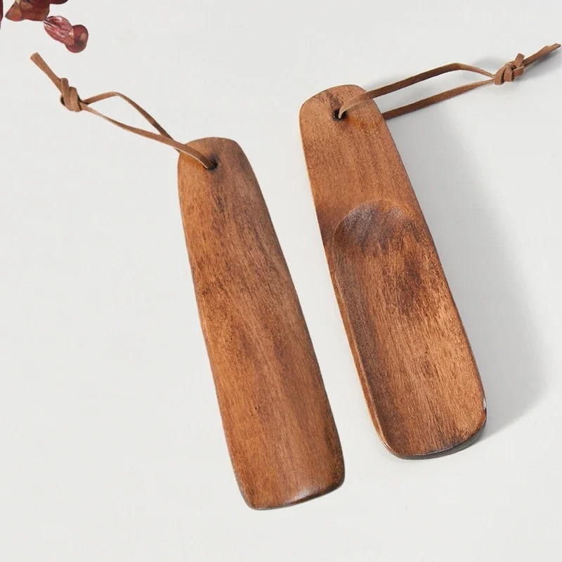 Solid Wood Shoehorn 15-31cm Short Handle Easy to Use Shoe Spatula for Pregnant Women Elderly Home Hotel - Comfortable Grip