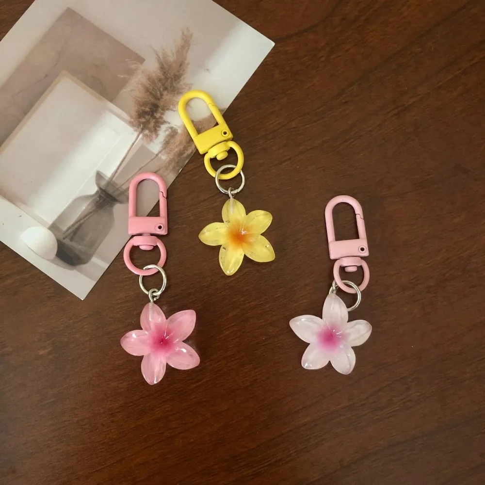 Colorful transparent small flower keychain, cute key pendant, bag hanging accessories, headphone bag decoration DIY accessories pen gpt