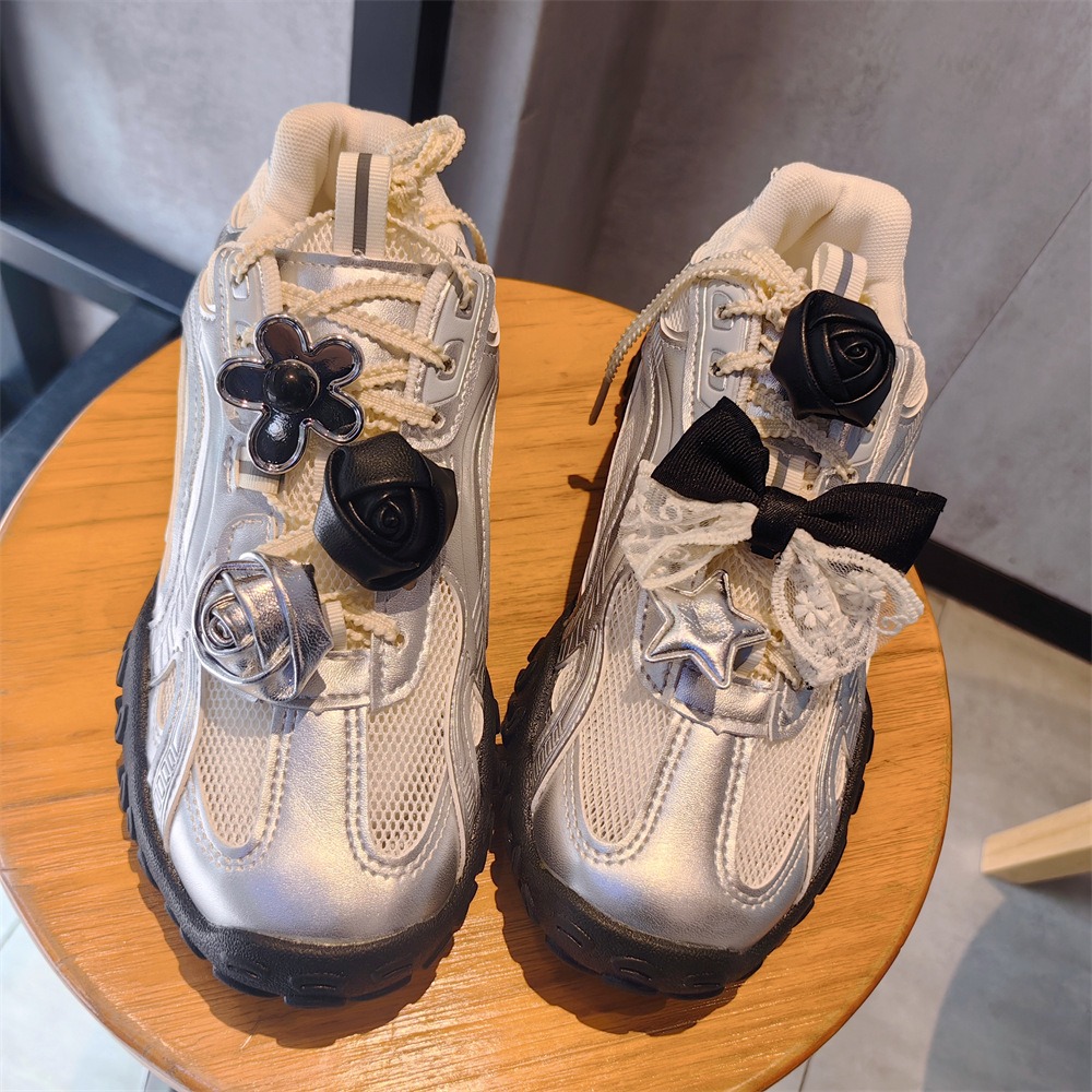 1PCS New Fashion Shoelace Buckle Clip Leather Rose Bow Heart Shoe Charm Accessory for Sneakers Fashionable Shoe Decorations