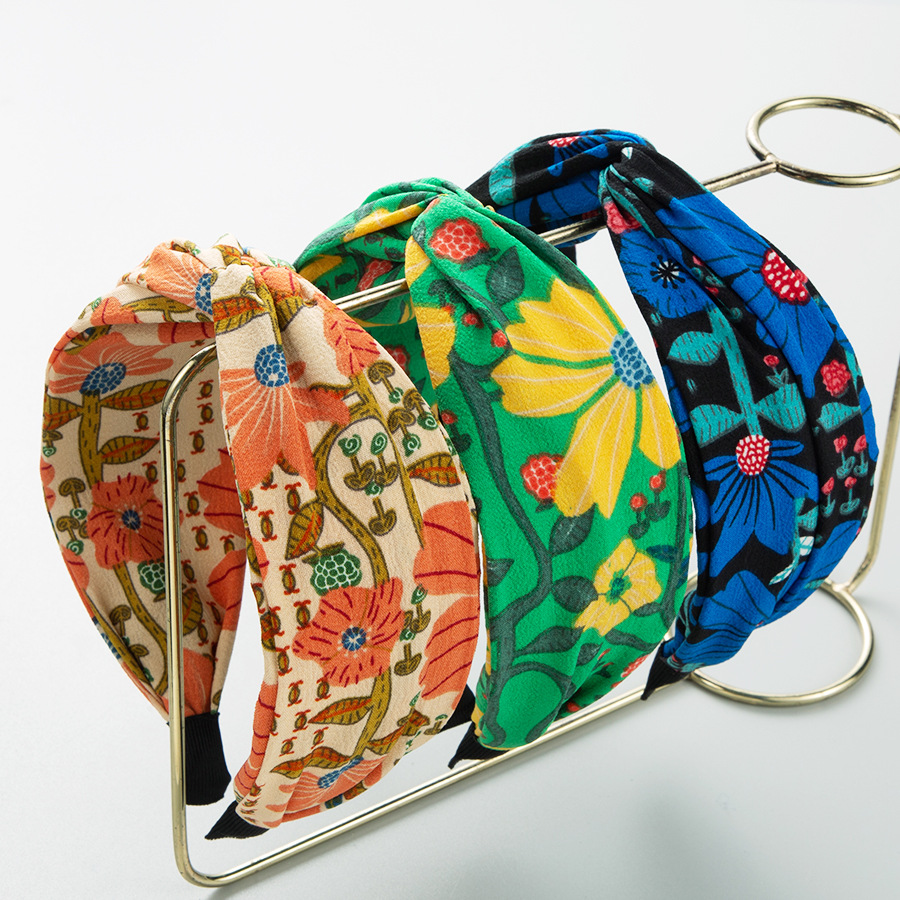 European and American Fashion, Simple Embroidery, Twisted Headband, Versatile for Outdoor Use, Fresh Wide Edge Printed Fabric He