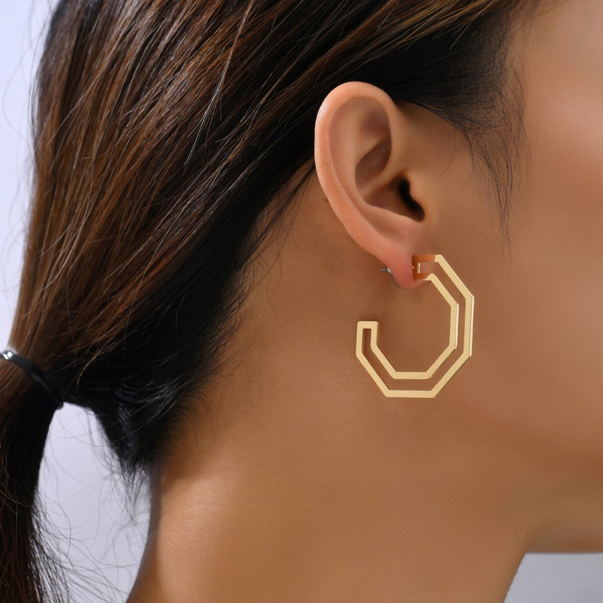 1 pair of simple geometric hollow earrings, hexagonal earrings, street vacation women's earrings, niche