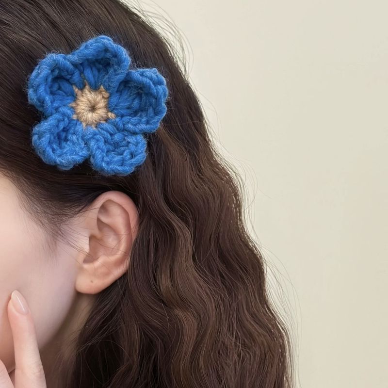 1pc New Korean style knitted yarn flower hair clip with sweet side bangs and early autumn atmosphere duckbill clip