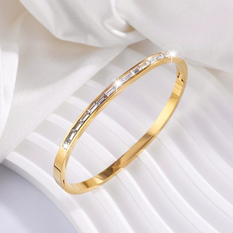 Gold-Plated Stainless Steel Bracelet with Diamond-Like Shine