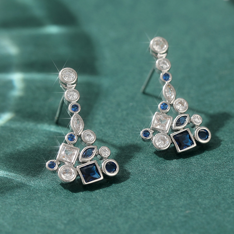 Delicate Inlay CZ Stone Crystal Cluster Stud Earrings Ear Accessories For Women Simple Fashion Ring Piercing Jewelry