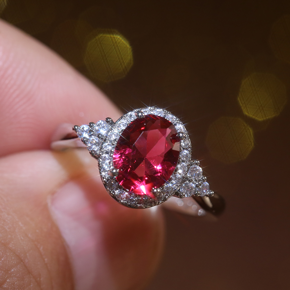 Huitan Dazzling Cubic Zirconia Women Rings Romantic Oval Red Stone Engage Wedding Ring Valentines for Lover Fashion Jewelry