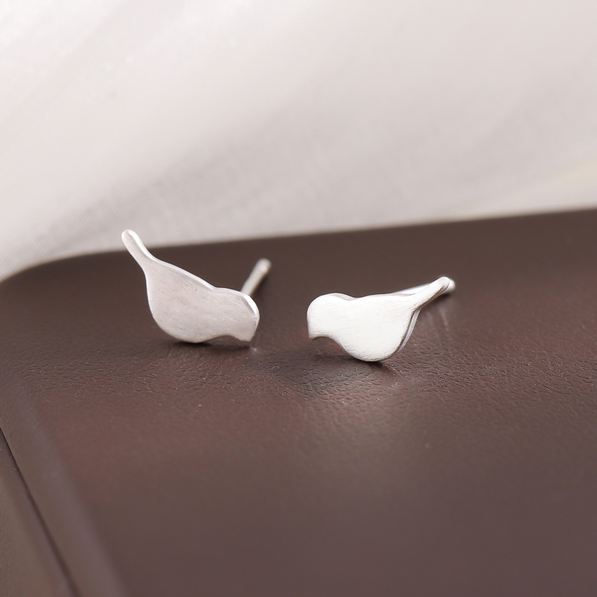 New Fashion Jewelry Cute Animal 925 Sterling Silver Personality Brushed Sweet Bird Simple Women Stud Earrings E248