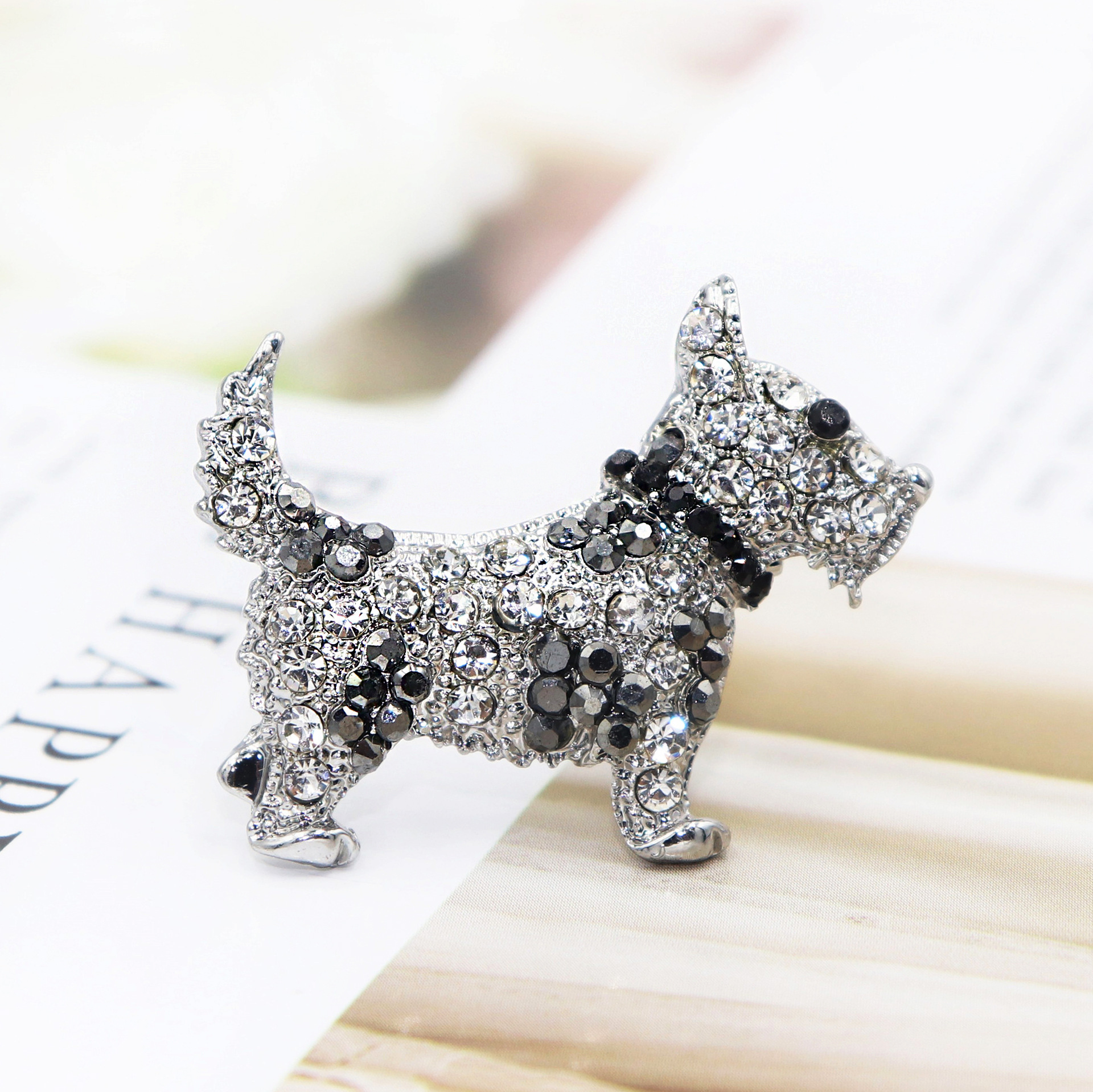 hot selling luxury rhinestone studded puppy brooch, cute anime cartoon animal rhinestone pins jewelry