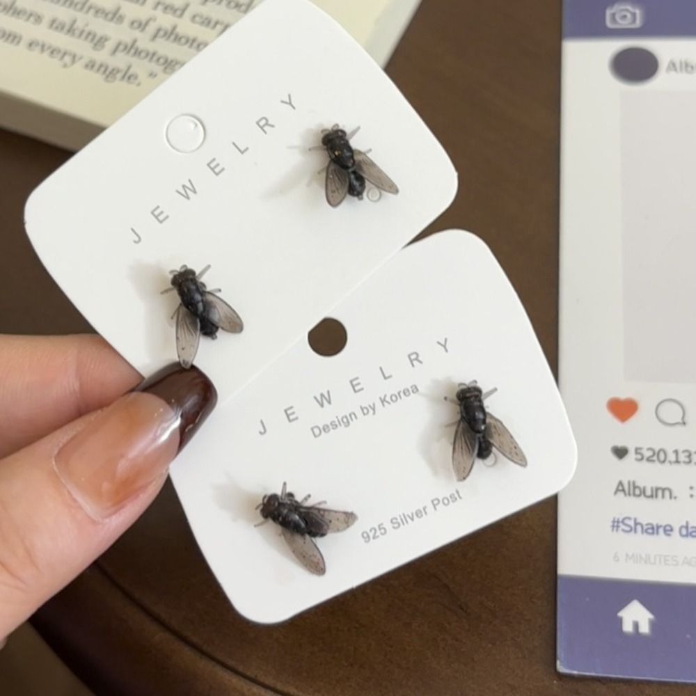 Creative Simulation Fly Earrings Mini Black Funny Earrings Personality Fly Ear Studs for Men Women Couple