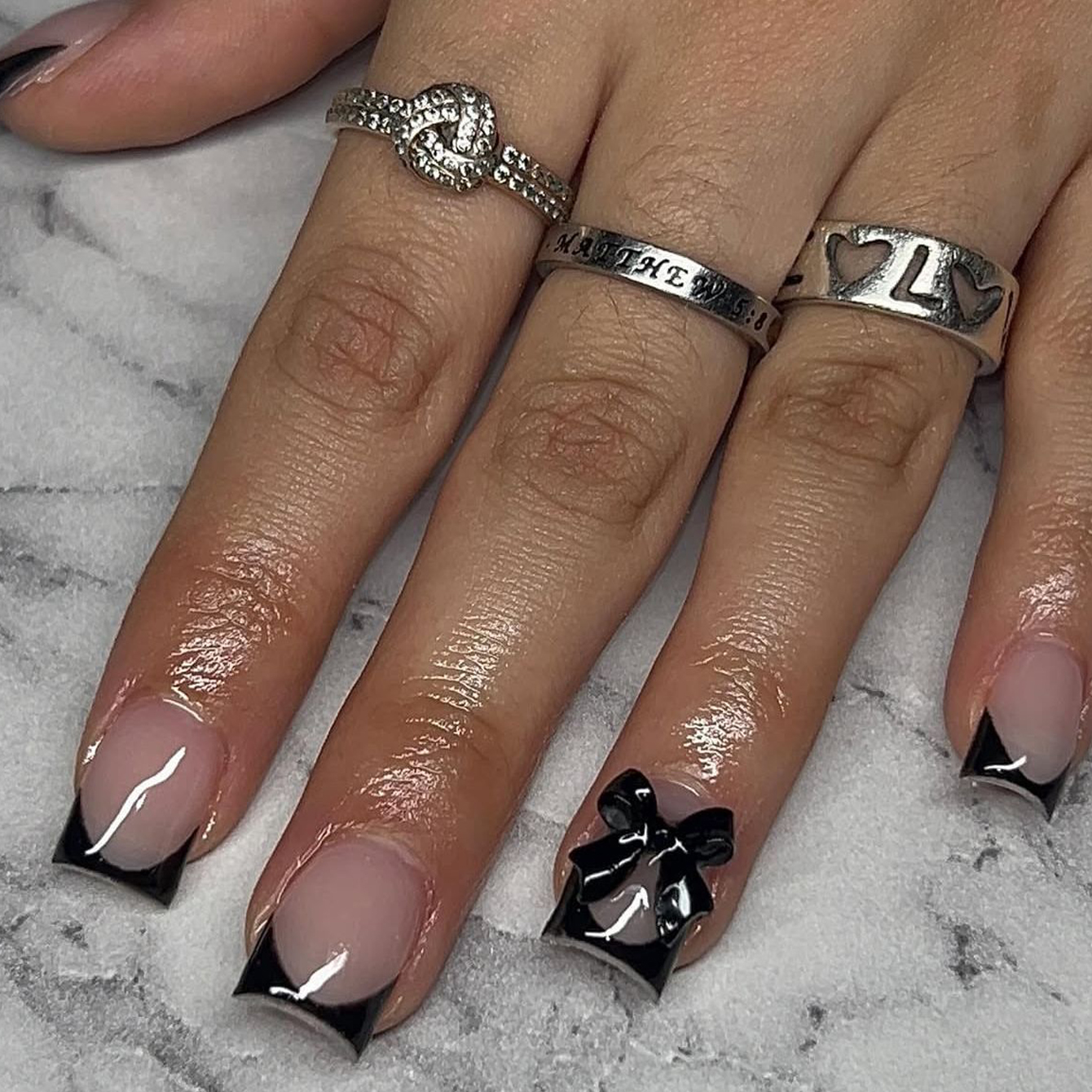24pcs Press on Nails Bowknot Black Press on Nails Sweet French Tip Press on Nails Cute Nail Artificial