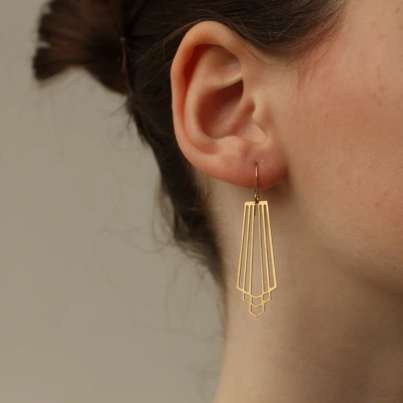 New Fashionable Simple Women's Long Alloy Earrings Gold Exquisite Irregular Geometric Pendant Jewelry