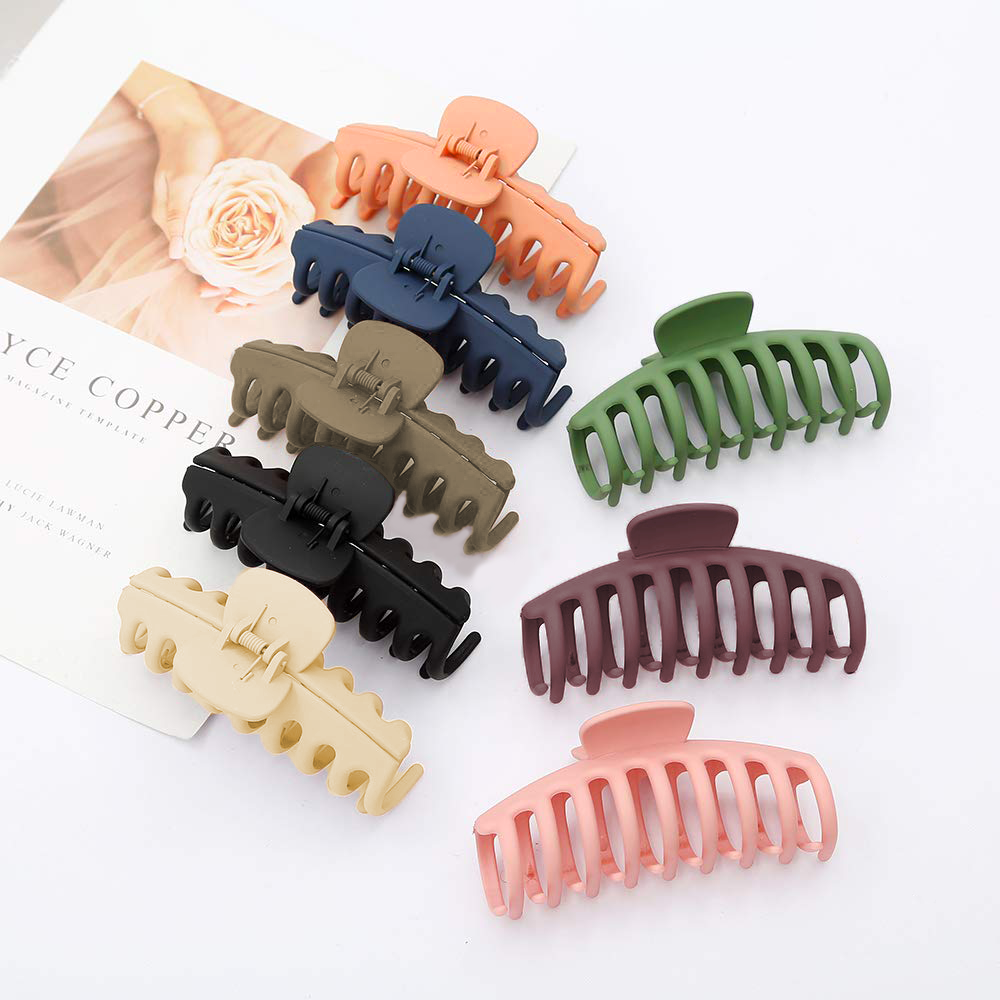 A Set Of Solid Color Simple Hair Clips With Large Claws, Suitable For Thick Hair, Not easy To Slip Off, Sturdy And Durable.