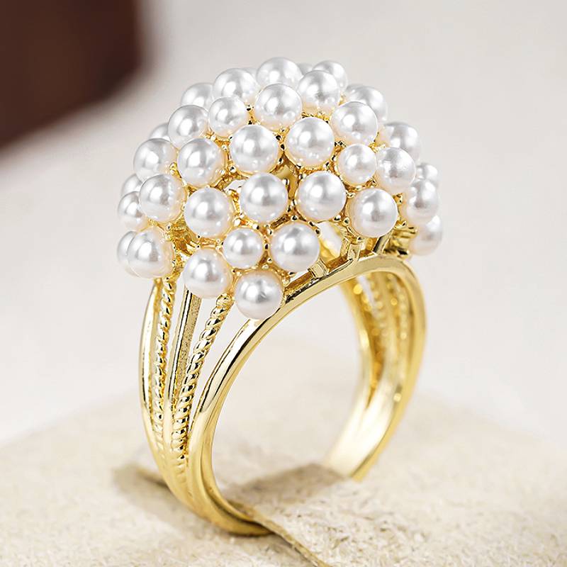 Huitan Elegant Women Rings Imitation Pearl Flower Shaped Romantic Wedding Engagement Anniversary Accessories Sweet Jewelry