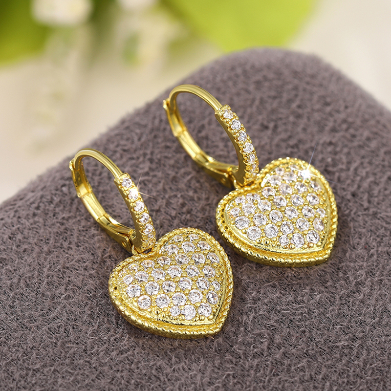 Huitan Sparkling Heart Dangle Earrings for Women Luxury Trendy Wedding Accessories Statement Love Earrings Fancy Jewelry