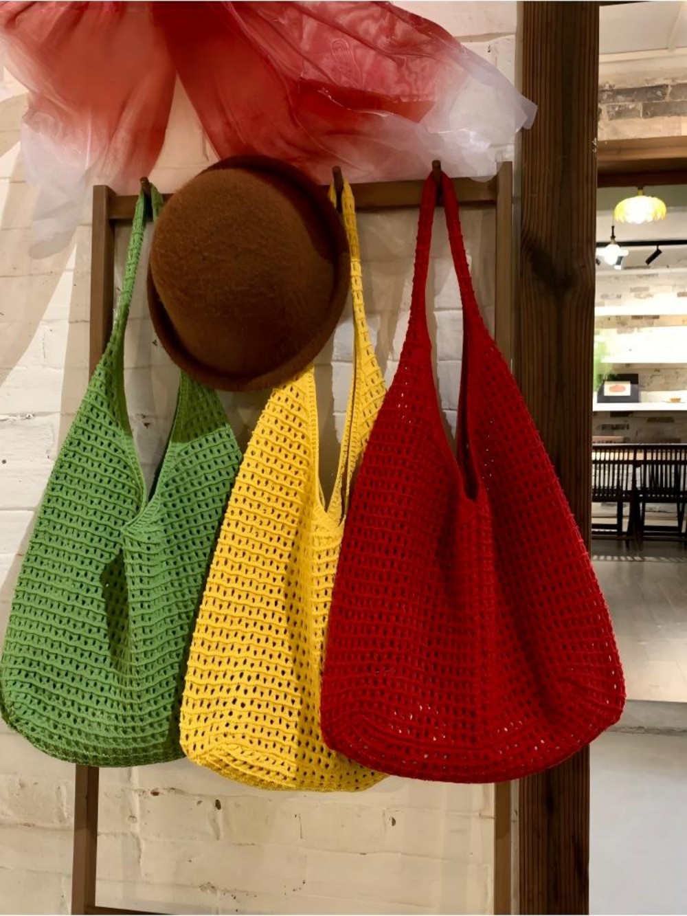 Holiday-Style Versatile Woven Mesh Women's Bag with Large Capacity - Perfect for Seaside Travel Tote Bag or Shoulder Bag