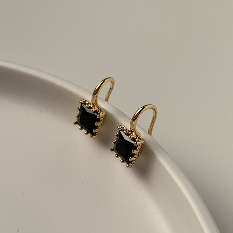 1Pair Square Oval Rhinestone Geometric Stud Earrings For Women Medieval Vintage Light Luxury Simple Jewelry