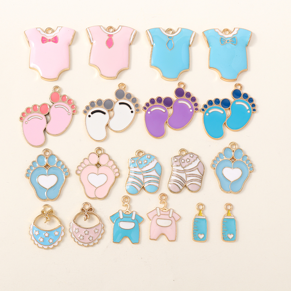 10pcs/lot Enamel Baby Cloth Charms Pendants Cute Bib Baby Feet Socks DIY Bracelet Necklace Jewelry Findings Accessories