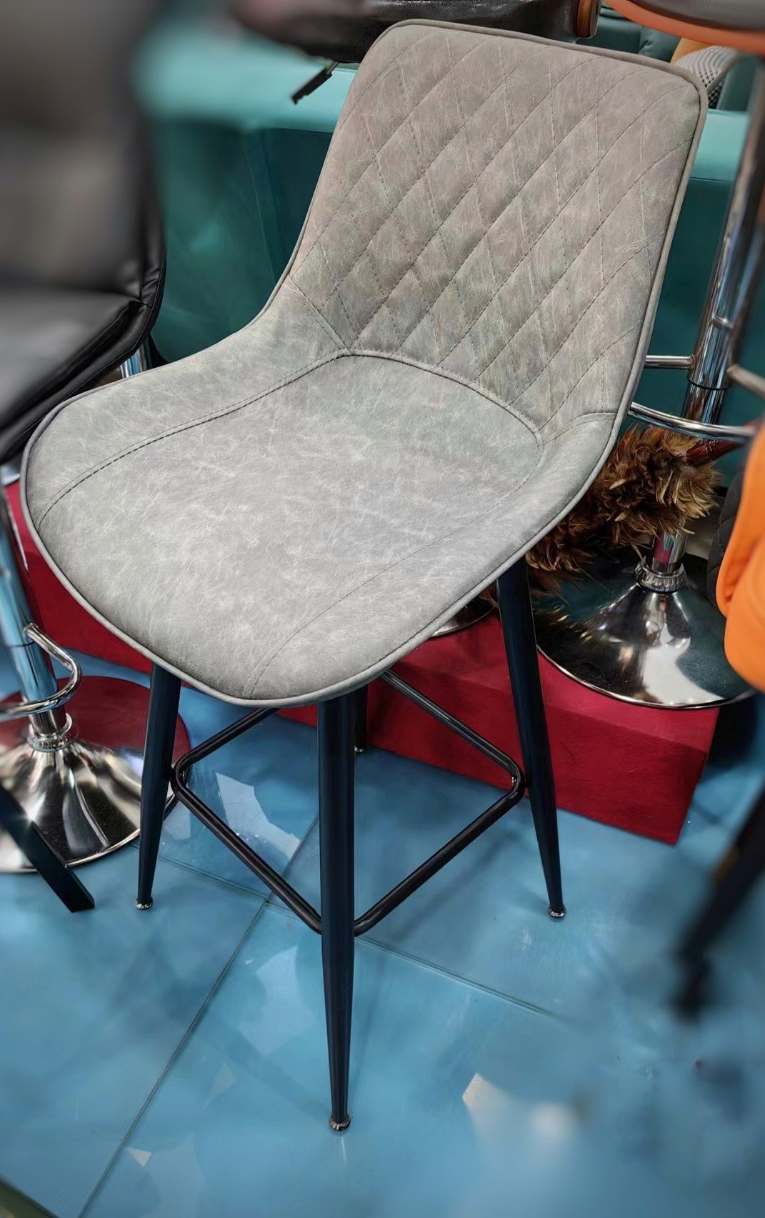 Modern Leatherite Cushioned Fancy Bar Chair