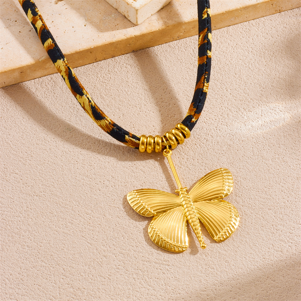 Stainless Steel Golden Ocean Style Shell Pendant Vintage Trend Leopard Print Necklace Lady Waterproof Jewelry