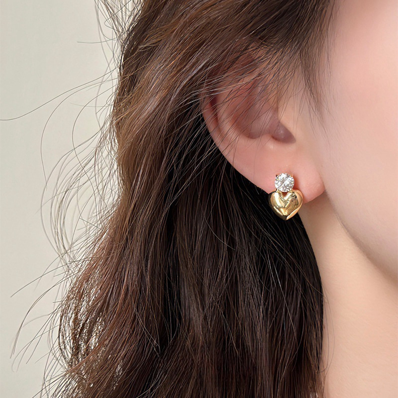New 1Pair Trendy Light Luxury Heart Earrings For Women Girls Fashion Temperament Simple Stud Earrings Jewelry Accessories