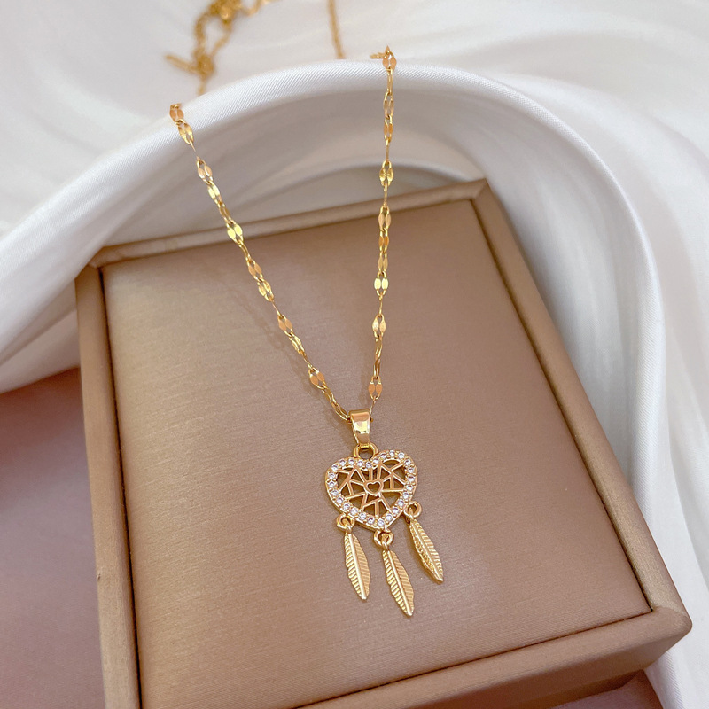 Exquisite Stainless Steel Heart-Shaped Necklace for Ladies Compact Pendant Shiny Gold Color Non-Fading Party Jewelry pen gpt