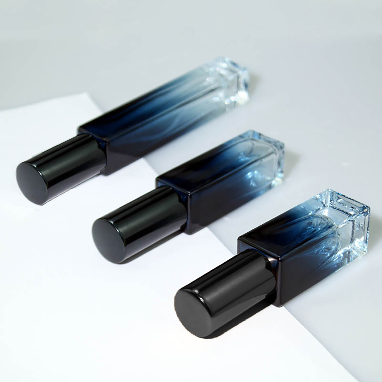 1pc 5ml 10ml High Quality Perfume Spray Bottle Gradient Blue Perfume Bottle Travel Cosmetic Refillable Spray Bottle