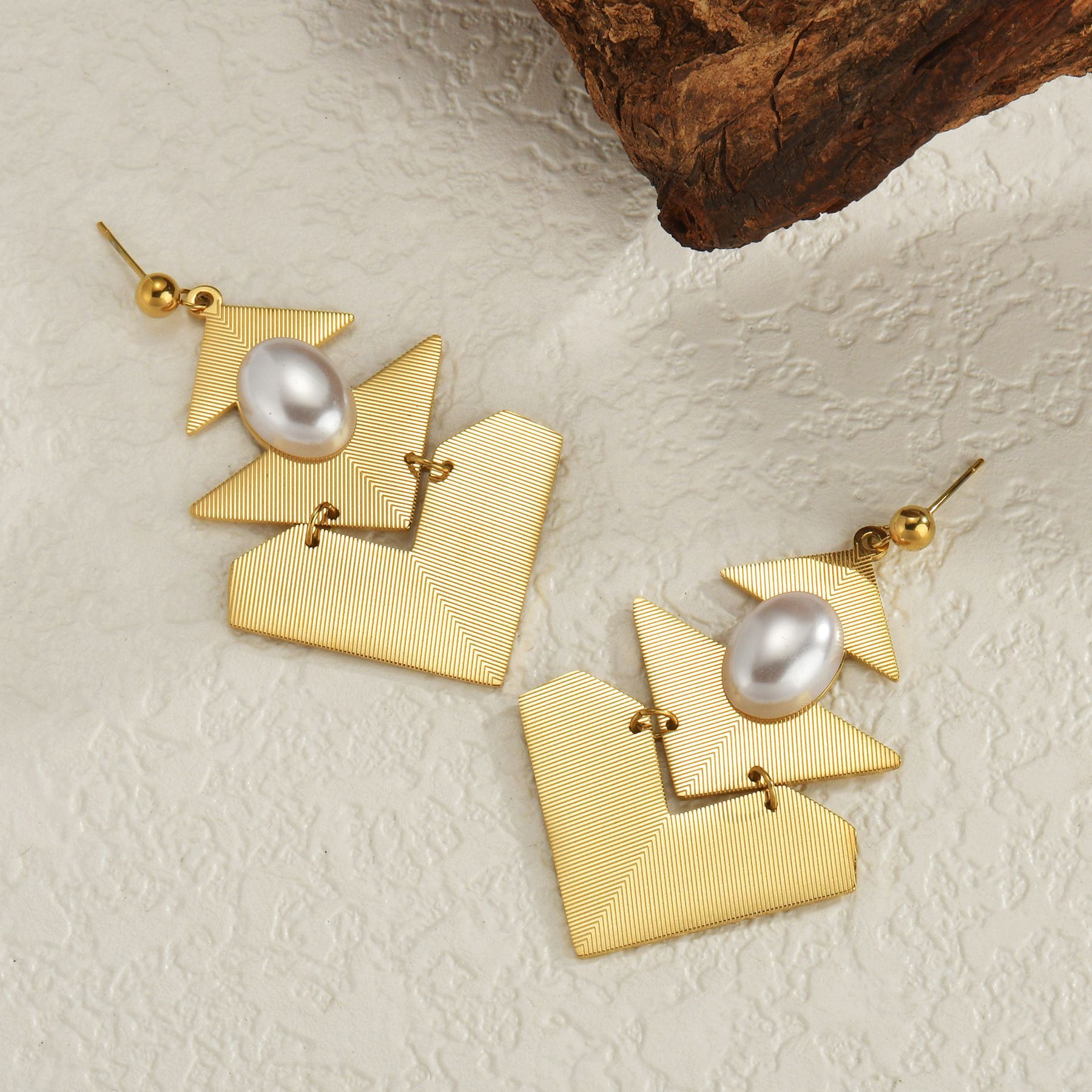 Kissmoon Fashion Stainless Steel Gold Color Unique A Pair Of Sun Moon Imitation Pearl Earrings for Women Party Jewelry