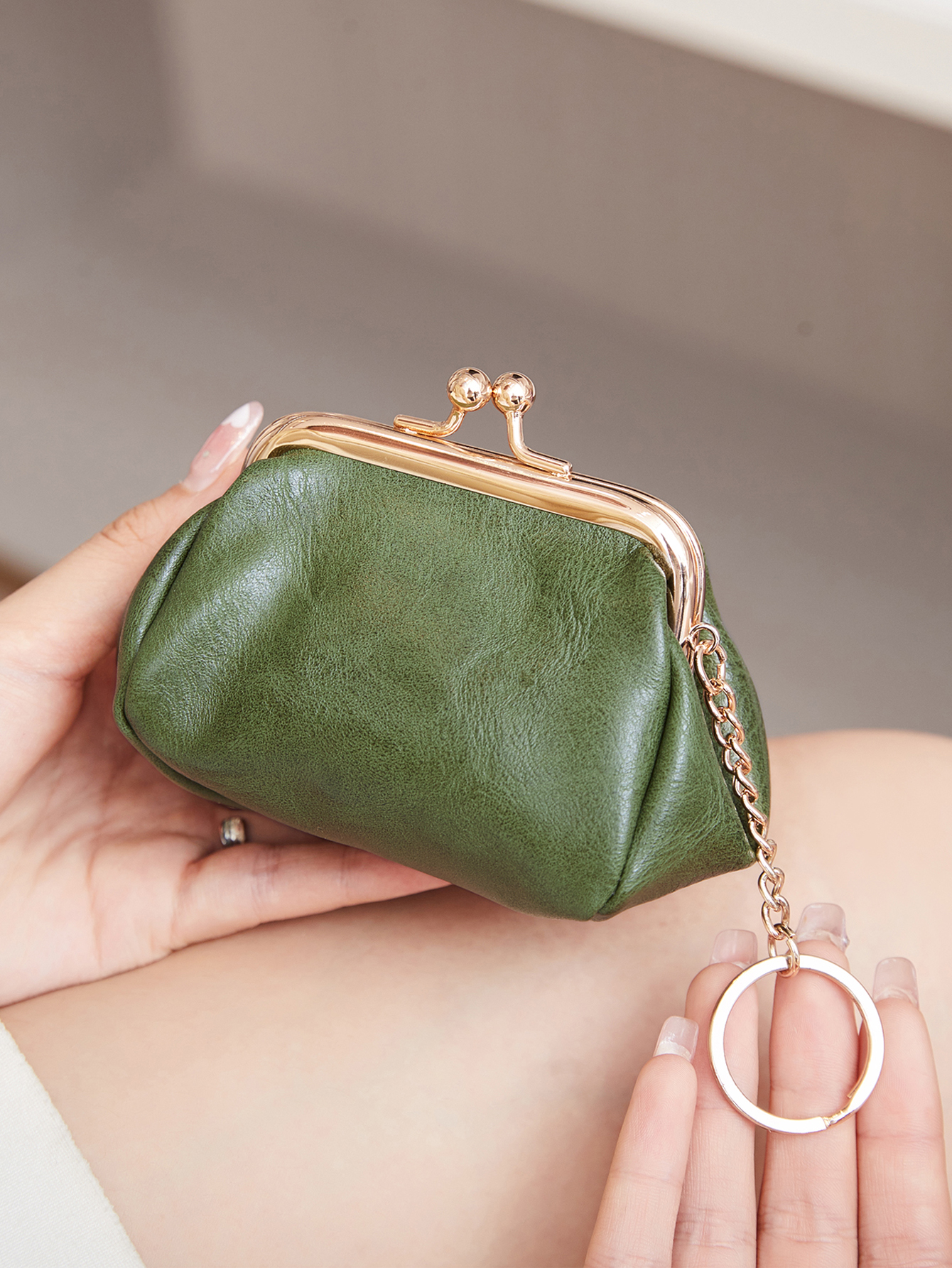 Retro mini lock clip coin purse, daily portable and cute handheld storage bag for girls, solid color simple key bag