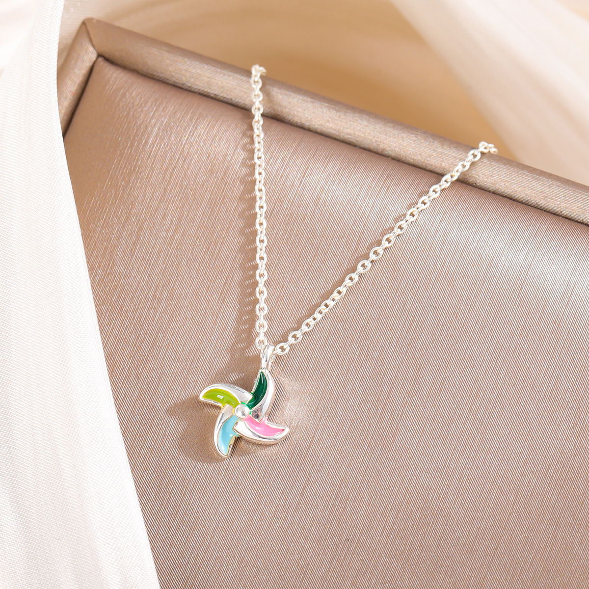 New Creative Color Windmill Exquisite 925 Sterling Silver Fashion Jewelry Sweet Beautiful Clavicle Chain Pendant Necklace XL148 pen gpt