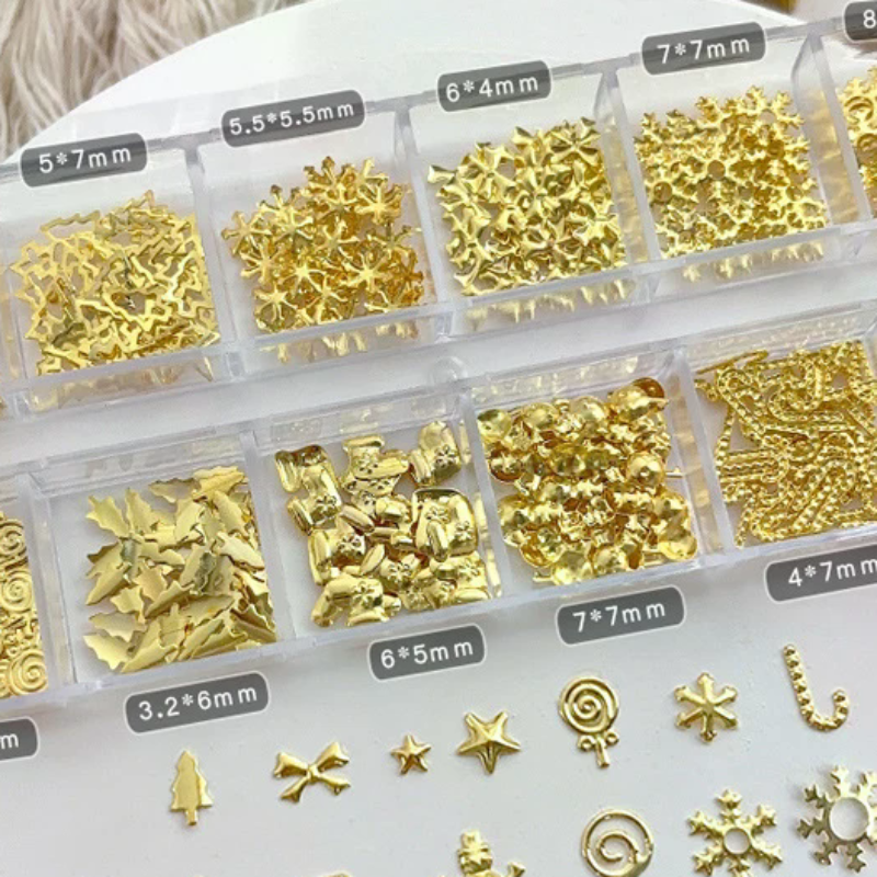 12 Grids Metal Slice Xmas Tree Snowflake Lollipop Gear Star Gold Silver Nail Art Sequins Decorations Manicure Charms
