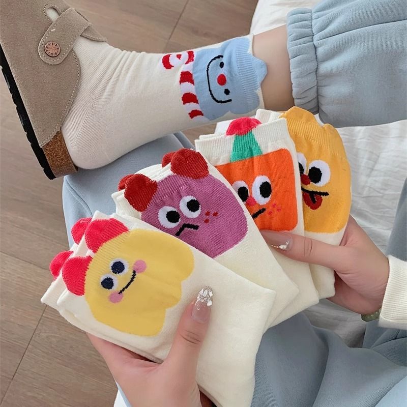 Dreamlikelin 1 Pair/5 Pairs Autumn Winter Three-dimensional Cute Cartoon Colorful Snowman Print Women Socks Middle Tube Socks