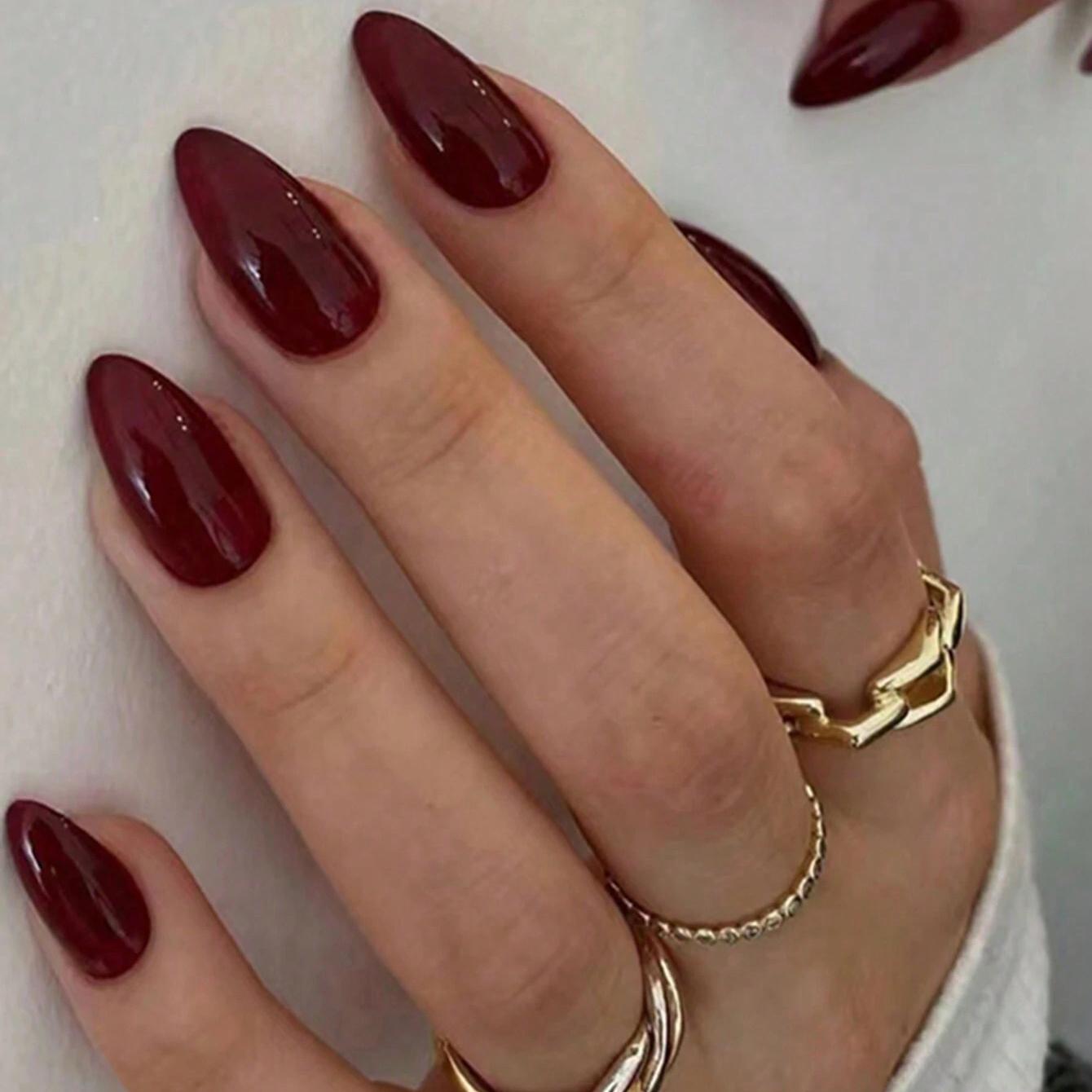 ARTAUG 24PCS Press On Nails Short Almond Red High Saturation Fake Press On Nails Korean Press On Nails Valentine'S Day