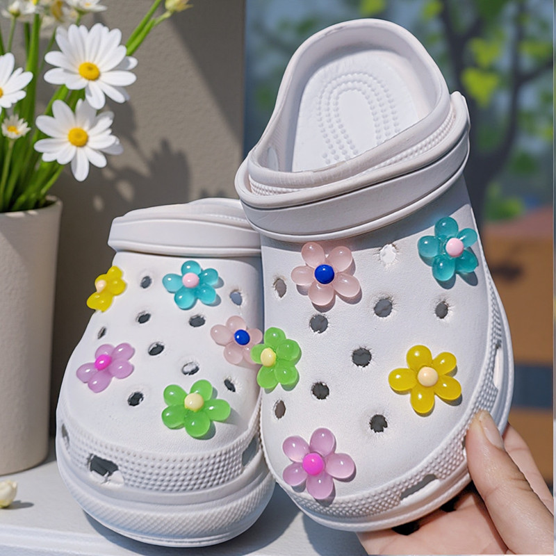 New Fashion Flower Hole Shoe Charms Designer DIY Shiny Bling Shoes Accessories Decoration for Clogs Kids Boys Women Girls