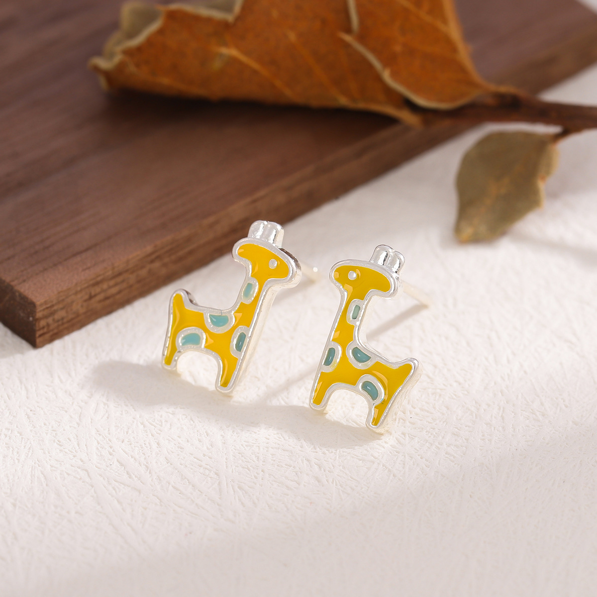 New Beautiful Fashion Sweet Colorful 925 Sterling Silver Jewelry Cute Giraffe Epoxy Exquisite Women Stud Earrings E081