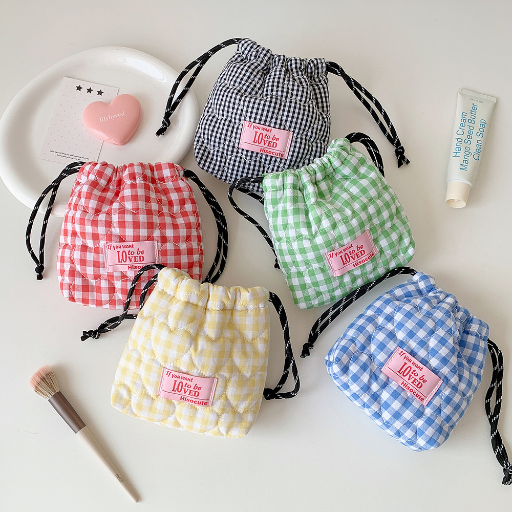 Simple Fashion Quilted Love Drawstring Makeup Bag Korean Cute Girl Large Capacity Portable Travel Storage Bag Wallet Women