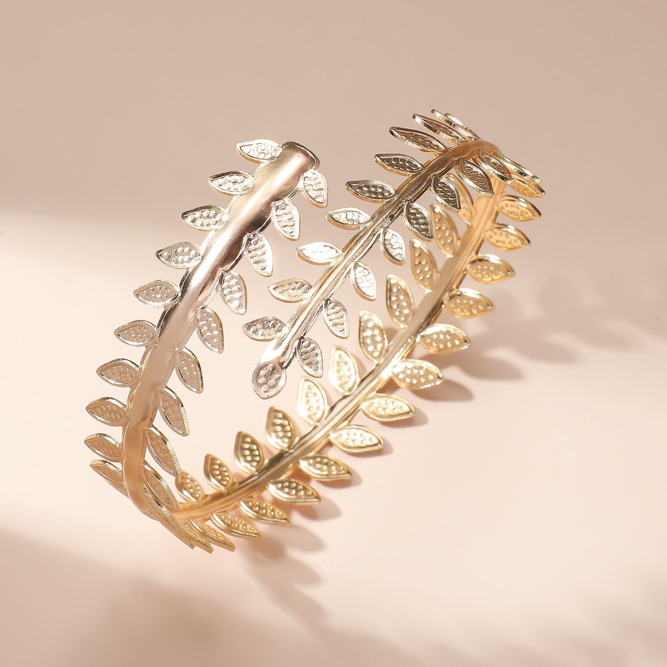 Leaf Shaped Arm Bangles for Women Personalized Metal Design Silver Gold Color Cuff Bracelet New Party Body Jewelry