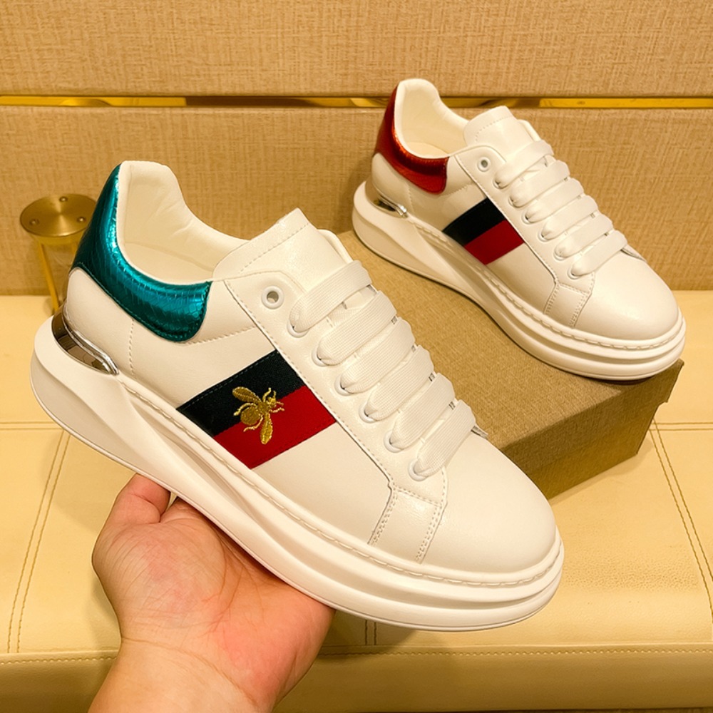 White Original Bee Shoes Man Embroidery Designer Shoes Men High Quality Flat Sneakers Women Luxury Skateboarding Shoes for Men