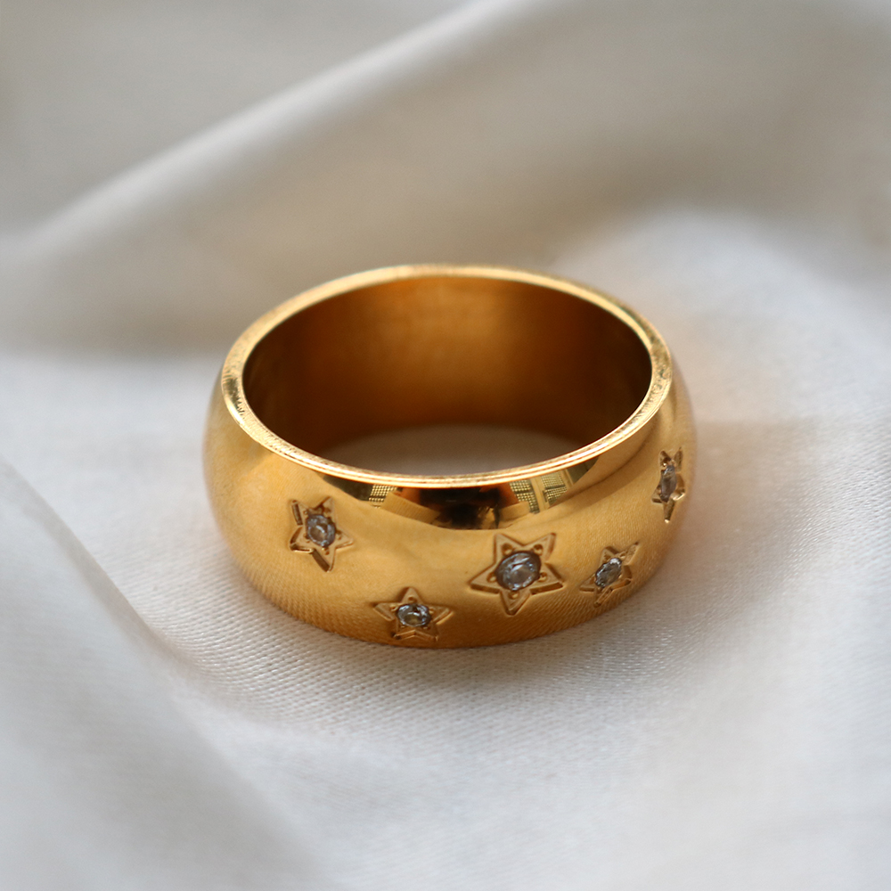 Tarnish Free Stainless Steel Gold Plated Engraving Star White Shiny Crystal Ring for Women Girl Wedding Party Jewelry Gift