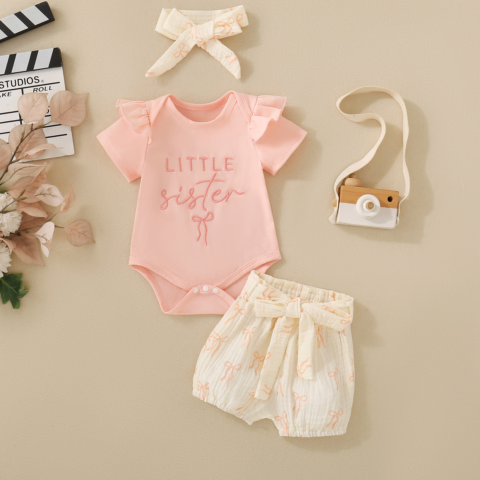 Female infant summer sister embroidered short-sleeved Romper with bow shorts and headgear three-piece set sweet and cute