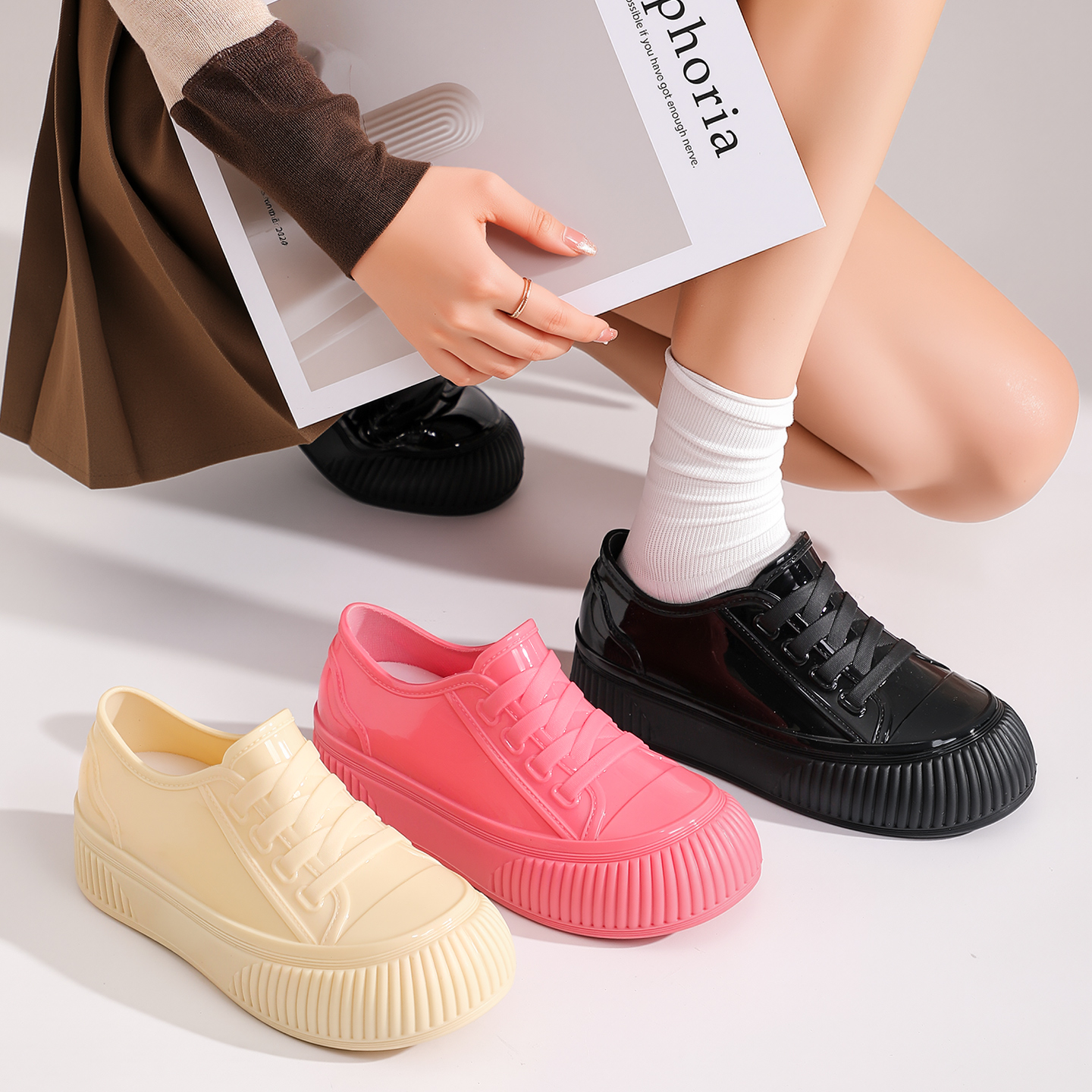 New style women's waterproof shoes with internal height increase, anti-slip rain shoes, fashionable casual shoes for all seasons