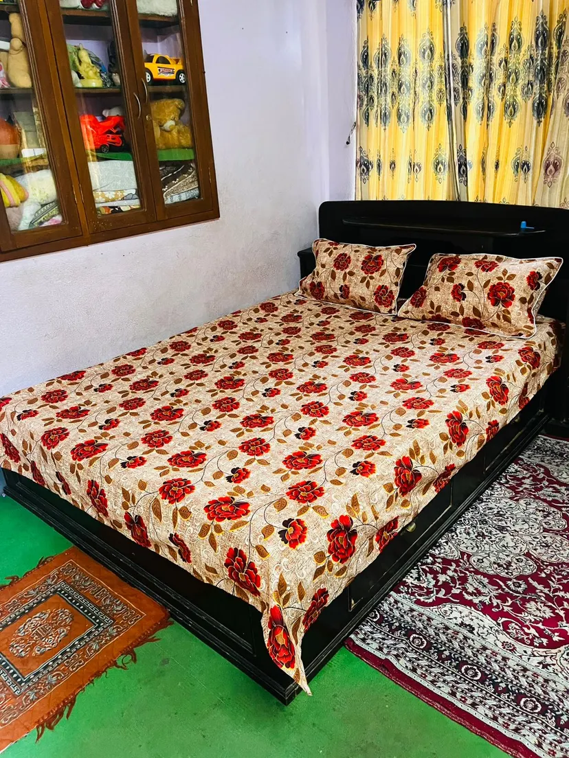 King Size Satin Bedsheet With 2 Piping Pillow Cases