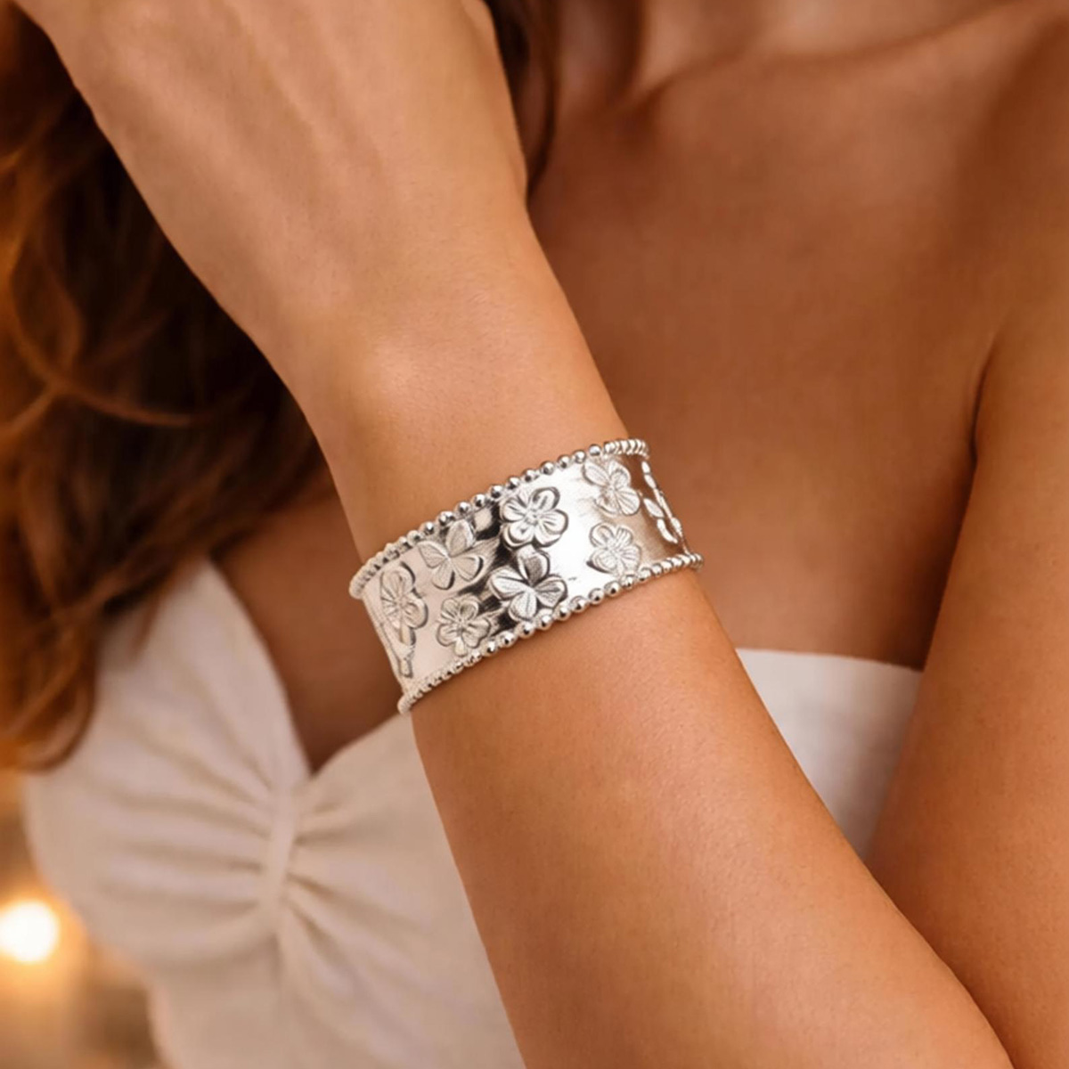 Vintage Flower Pattern Cuff Bracelet for Women Silver Color Stainless Steel Floral Engraving Bangle Durable Rust-Proof Wrist