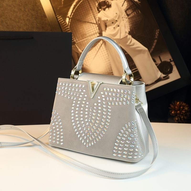 Minimalist Elegant Diaper Bag For Women Luxury Crossbody Bag Designer Vintage Tote Leather Solid Color Commuter Bag