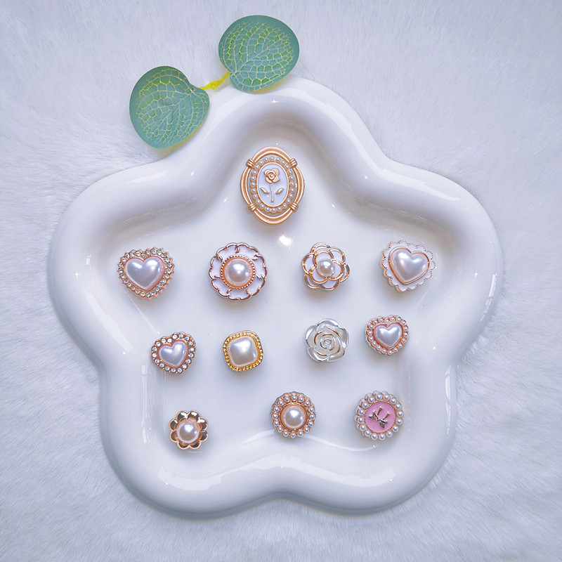 New Flower Shoe Charms for Sweet Cute Girly Hole Shoe Charms Designer Elegant Vintage Pearl Butterfly Shoe Jewelry All-match