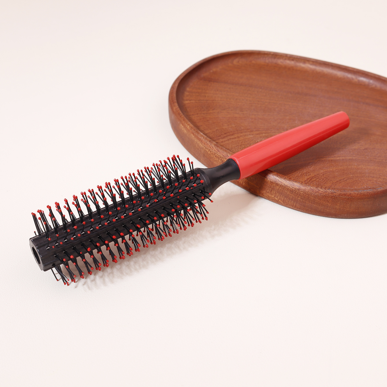 1Pc Quiff Roller Brush, Non-Slip All Hair Brush For Women and Men, Round Hair Brush Styles Rockabilly, Special for Real Hair Wig