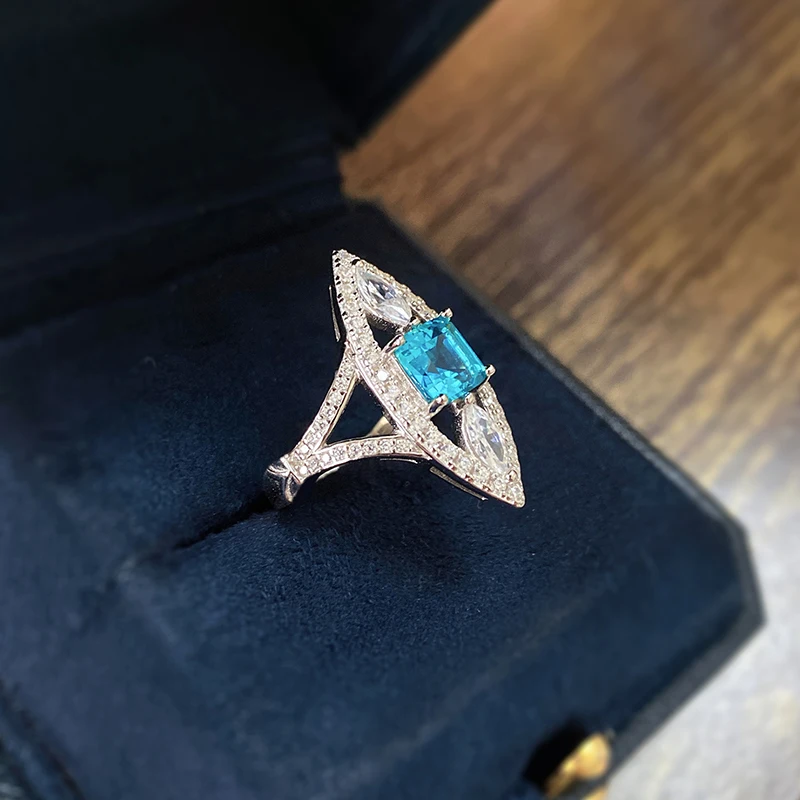 Huitan Hyperbole Marquise Shaped Rings for Women Aesthetic Sky Blue Cubic Zirconia Cocktail Party Female Rings Wedding Jewelry