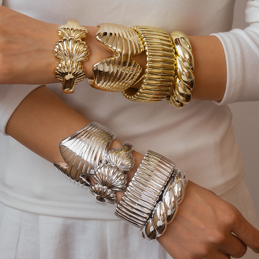 Gold Color Acrylic Cuff Bangles Women's Fashion Irregular Geometric Shell Wide Bracelets Bangles Punk Hand Accessories F