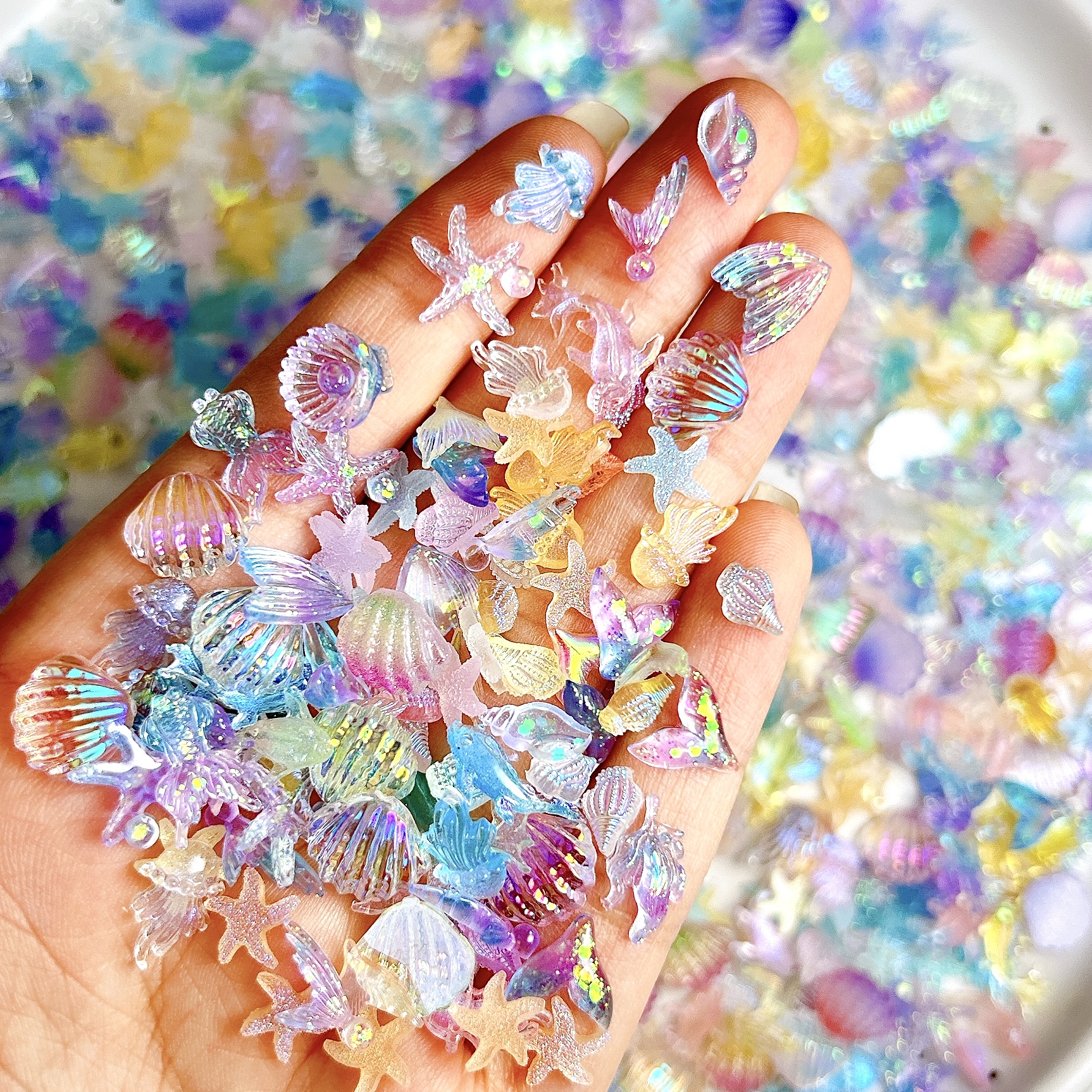 50PCS 3D Creative Simulated Conch Shell Nail Charms Colorful Translucent Jellyfish Ocean Series Resin Nail Art Decorations DIY
