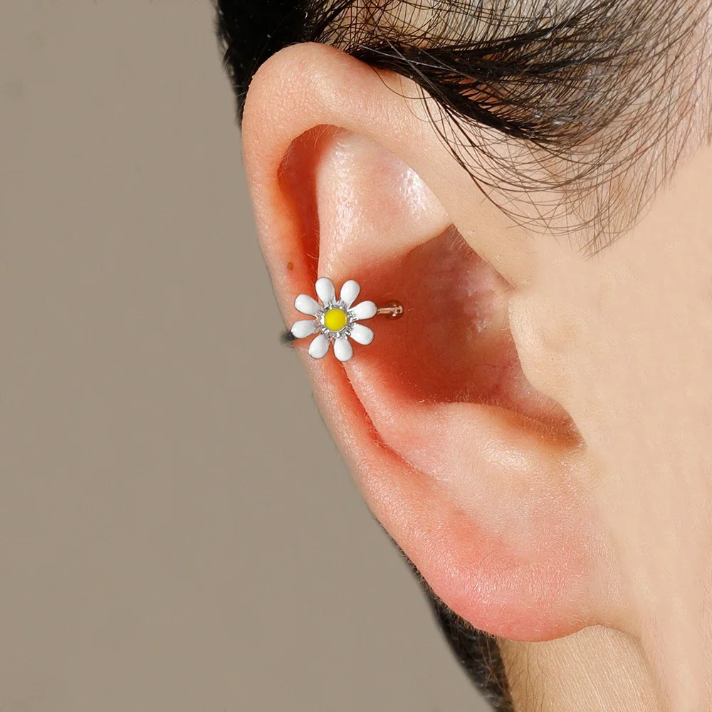 1PC Simple Gold Color Zircon Daisy Enamel Ear Clip Female Luxury Cute Non-Piercing Fake Cartilage Ear Cuff Jewelry s