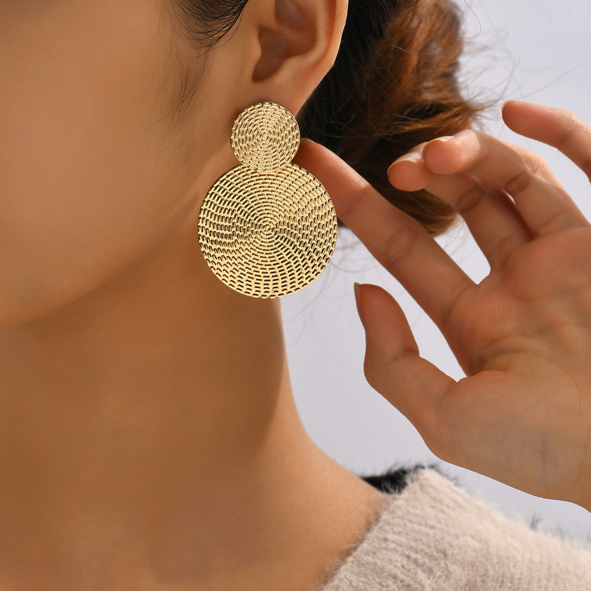 New 2024 High Fashion Simple Earrings Bohemia Trendy Geometric Metal Round Earrings For Women Fashion Wedding Jewelry