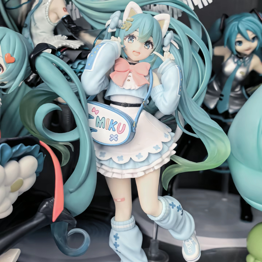 In Stock Original Genuine Characters Hatsune Miku Fashion Series Fancy 18cm Collections Model Toy Figures Xmas